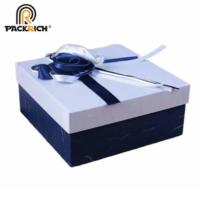 Крафт-рождественская подарочная коробка